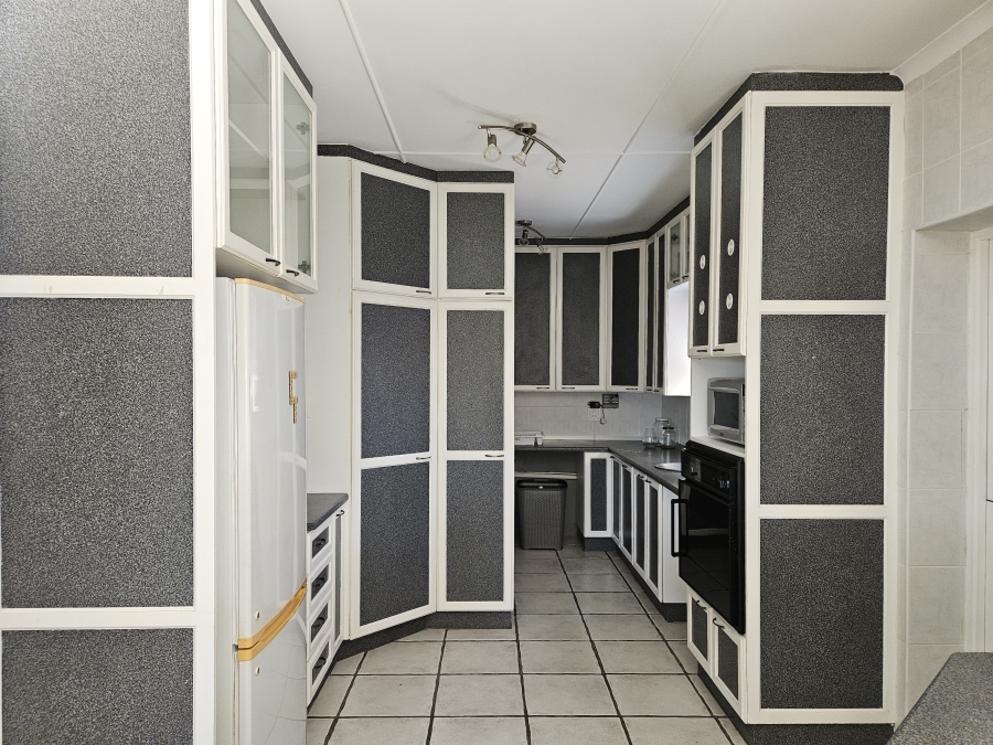 3 Bedroom Property for Sale in Wavecrest Eastern Cape